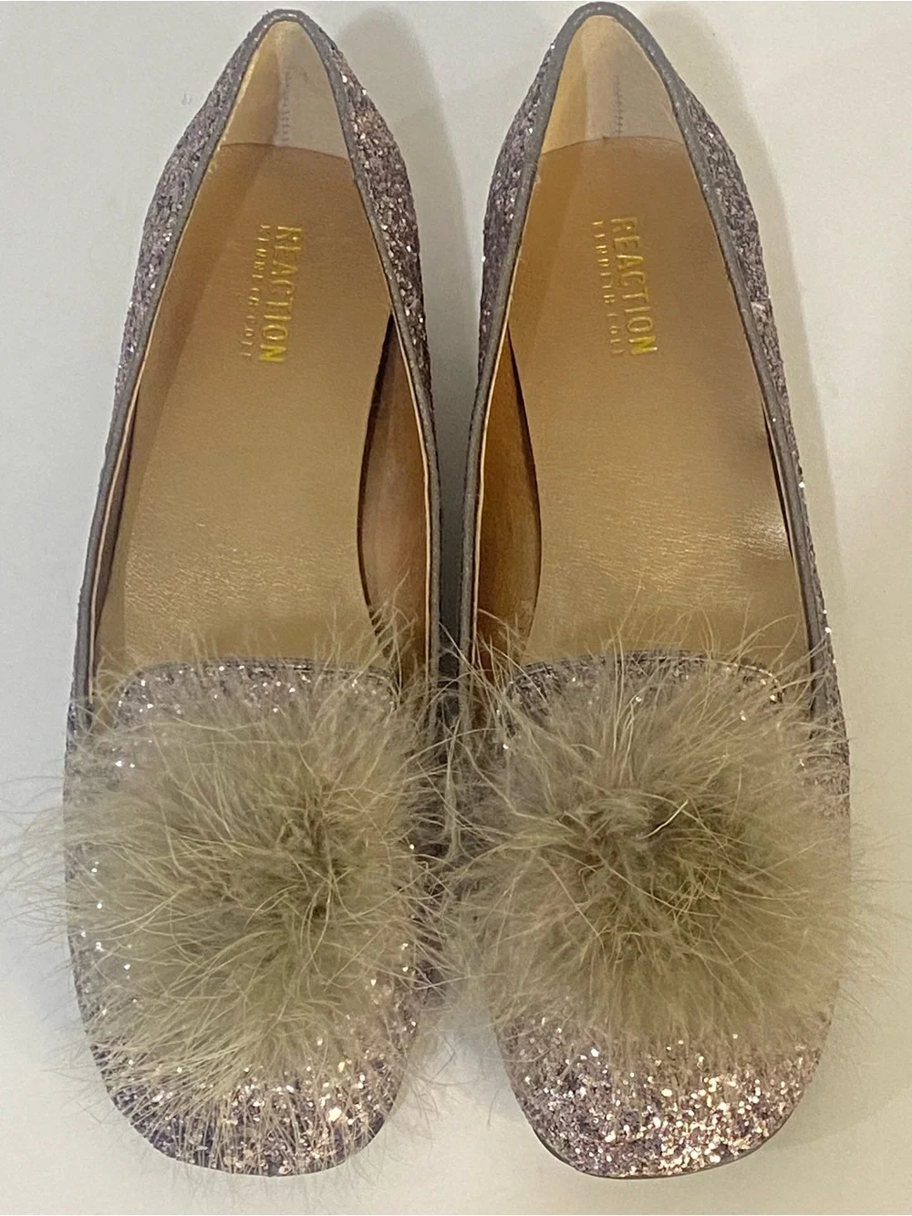 Kenneth Cole Reaction Gen-ie Bottle Size 10 Glitter Pom Pom Feather Flats